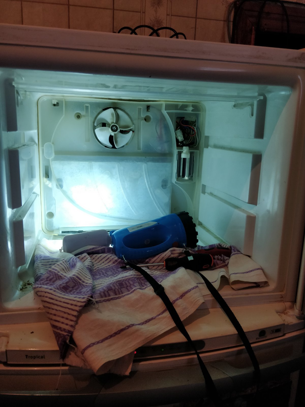 Чому холодильник шумить? Причини шуму та вирішення проблеми (1)